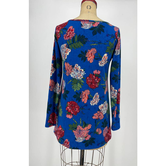 Lularoe Lynnae Blue Floral Scoop Neck Long Sleeve Top Blouse Small - Picture 3 of 8